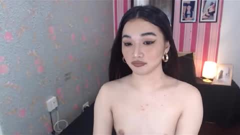 Snapshot of indestructabletrixie chatting on 02-22-25, 12:51 indestructabletrixie online show from 02-22-25, 12:51