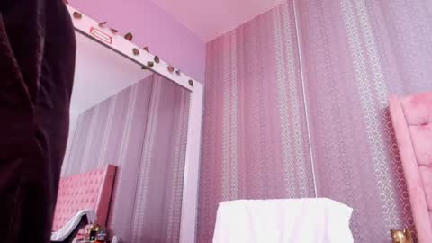 Indi Catalina online show from 01-26-25, 01:25