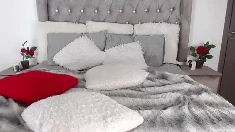 Snapshot of indian_temptationx chatting on 01-26-25, 06:28 Santana online show from 01-26-25, 06:28