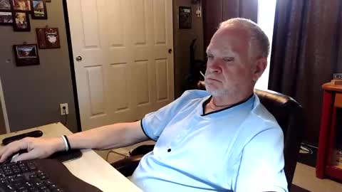 Papa online show from 04-27-26, 05:44