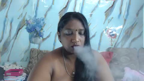 Snapshot of indianblue3 chatting on 06-04-26, 09:15 tracy online show from 06-04-26, 09:15