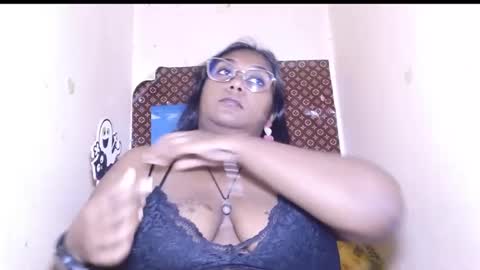 Snapshot of indiancoco chatting on 02-14-25, 01:08 candice online show from 02-14-25, 01:08