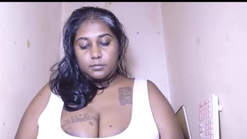 Snapshot of indiancoco chatting on 12-17-25, 03:07 candice online show from 12-17-25, 03:07