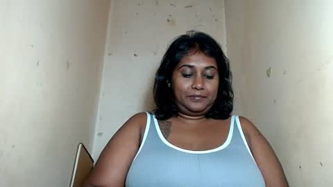 Snapshot of indiancoco chatting on 06-23-26, 06:17 candice online show from 06-23-26, 06:17