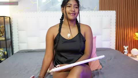 Snapshot of indiancutiie chatting on 05-04-26, 08:05 LITTLE AINHOA online show from 05-04-26, 08:05