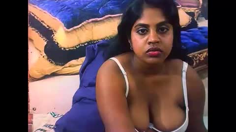 Snapshot of indiandiva27 chatting on 02-10-26, 06:56 indiandiva27 online show from 02-10-26, 06:56