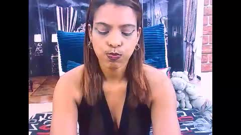 indiansexyass4u2luv online show from 05-21-26, 09:38