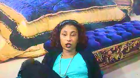 Snapshot of indiansexybutt4u2luv chatting on 07-12-26, 06:37 indiansexybutt4u2luv online show from 07-12-26, 06:37