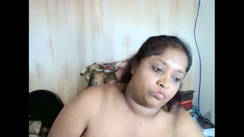 Snapshot of indiantasha chatting on 02-17-25, 10:03 indiantasha online show from 02-17-25, 10:03