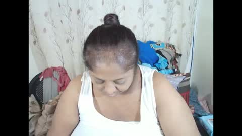 Snapshot of indiantasha chatting on 06-27-26, 11:37 indiantasha online show from 06-27-26, 11:37