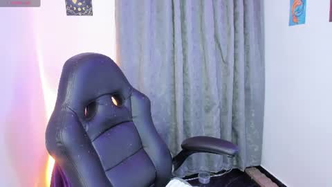 Snapshot of indra_cam chatting on 06-27-26, 06:40 Diana online show from 06-27-26, 06:40