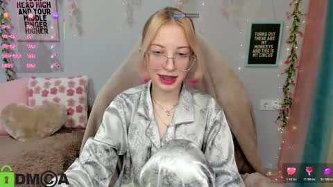 Mia online show from 03-03-26, 02:12