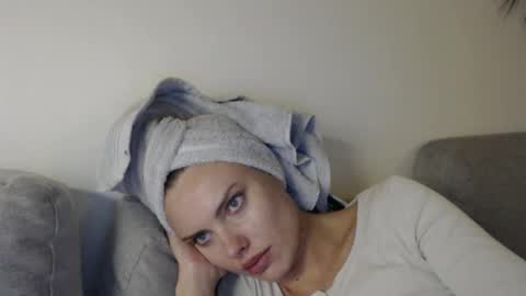 Snapshot of infinitiq45 chatting on 12-04-24, 10:19 Sweet girl online show from 12-04-24, 10:19