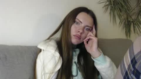 Snapshot of infinitiq45 chatting on 12-17-24, 07:48 Sweet girl online show from 12-17-24, 07:48