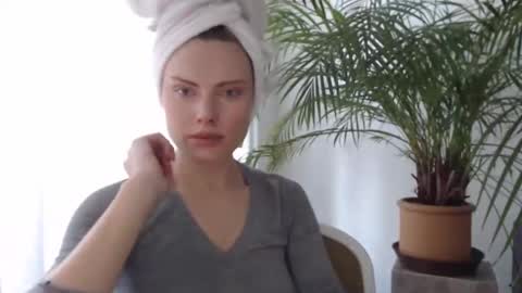 Snapshot of infinitiq45 chatting on 12-27-24, 02:22 Sweet girl online show from 12-27-24, 02:22