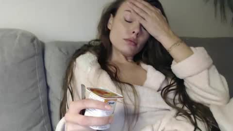 Snapshot of infinitiq45 chatting on 01-21-25, 09:04 Sweet girl online show from 01-21-25, 09:04