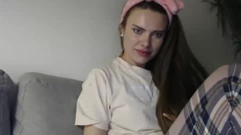 Snapshot of infinitiq45 chatting on 02-10-25, 09:25 Sweet girl online show from 02-10-25, 09:25