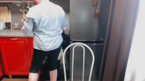 Snapshot of infinity_loveliness chatting on 03-11-25, 07:37 Infinity online show from 03-11-25, 07:37