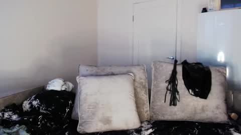 Snapshot of infinity_of_love chatting on 02-22-25, 02:08 Jeremy online show from 02-22-25, 02:08