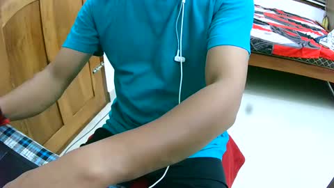 Snapshot of ingloriousuncut chatting on 12-06-24, 06:39 Inglorious Hairy Uncut online show from 12-06-24, 06:39