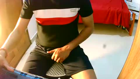 Snapshot of ingloriousuncut chatting on 12-19-24, 07:29 Inglorious Hairy Uncut online show from 12-19-24, 07:29