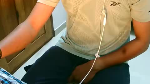 Snapshot of ingloriousuncut chatting on 01-25-25, 07:28 Inglorious Hairy Uncut online show from 01-25-25, 07:28