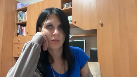 Snapshot of injaathome chatting on 06-19-26, 09:40 InjaAtHome online show from 06-19-26, 09:40