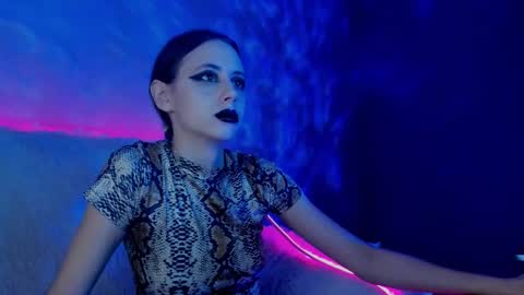 Snapshot of inner_light___ chatting on 02-09-25, 05:54 Venera online show from 02-09-25, 05:54