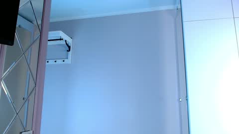 Snapshot of innnita chatting on 12-18-24, 09:36 Lina online show from 12-18-24, 09:36