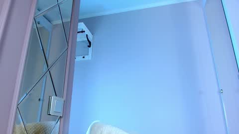 Snapshot of innnita chatting on 02-17-25, 05:21 Lina online show from 02-17-25, 05:21