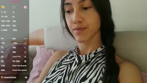 Laroa online show from 10-22-25, 09:25