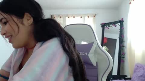 Snapshot of inocentheaven chatting on 12-11-24, 03:26 Celeste online show from 12-11-24, 03:26