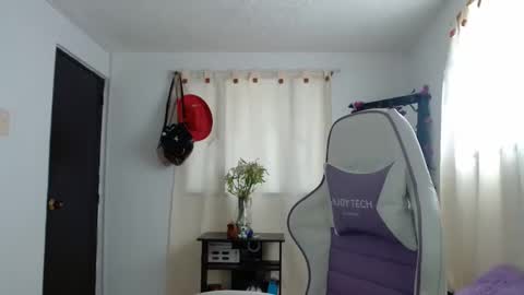 Snapshot of inocentheaven chatting on 12-14-24, 03:58 Celeste online show from 12-14-24, 03:58