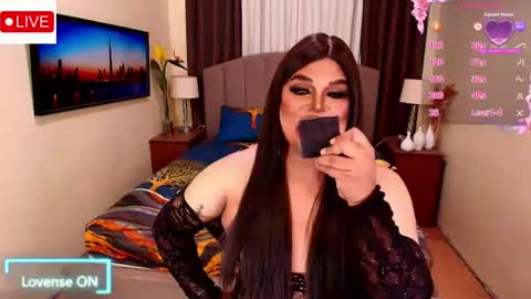 Snapshot of insatiablesexqueen chatting on 07-24-26, 08:45 tasha online show from 07-24-26, 08:45