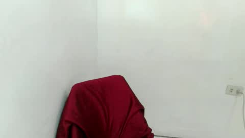 Snapshot of insigida_xxx chatting on 10-21-25, 11:38 Jean online show from 10-21-25, 11:38