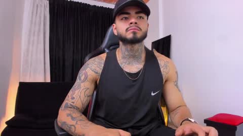 Brayan Chavez online show from 04-12-26, 02:05