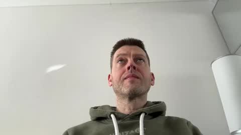 Snapshot of interestedhun chatting on 03-07-25, 10:45 InterestedHun online show from 03-07-25, 10:45