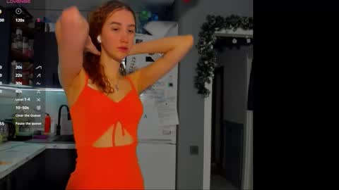 Snapshot of internetsexplorer chatting on 02-09-26, 06:17 Bernadette Join online show from 02-09-26, 06:17