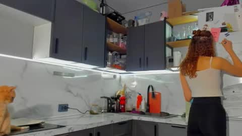 Snapshot of internetsexplorer chatting on 02-17-26, 02:57 Bernadette Join online show from 02-17-26, 02:57