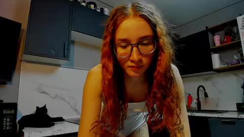 Bernadette  Join  online show from 05-06-26, 09:03