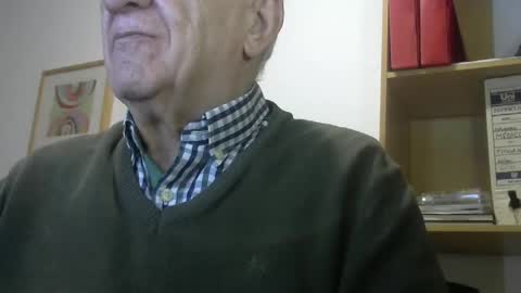 Snapshot of investigator310 chatting on 12-21-24, 11:02 investigator310 online show from 12-21-24, 11:02