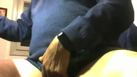 Snapshot of investigator310 chatting on 02-19-25, 11:25 investigator310 online show from 02-19-25, 11:25