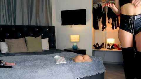 inviting_tina online show from 04-06-26, 03:15