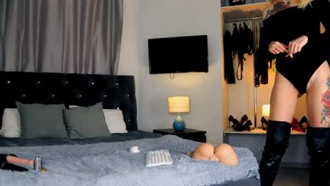Snapshot of inviting_tina chatting on 04-24-26, 03:36 inviting_tina online show from 04-24-26, 03:36