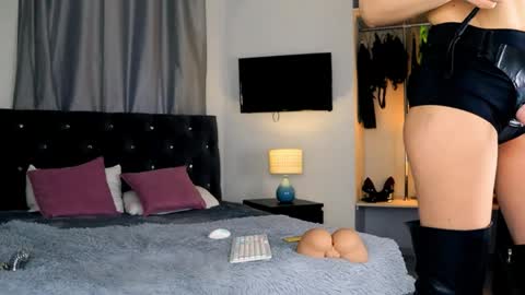 Snapshot of inviting_tina chatting on 05-09-26, 03:34 inviting_tina online show from 05-09-26, 03:34