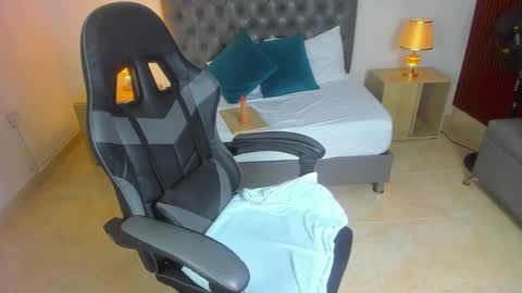 Snapshot of irantzu_hank chatting on 12-29-24, 03:24 Irantzu online show from 12-29-24, 03:24