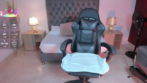 Snapshot of irantzu_hank chatting on 03-08-25, 12:41 Irantzu online show from 03-08-25, 12:41