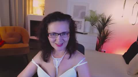 Irene online show from 10-16-25, 06:25