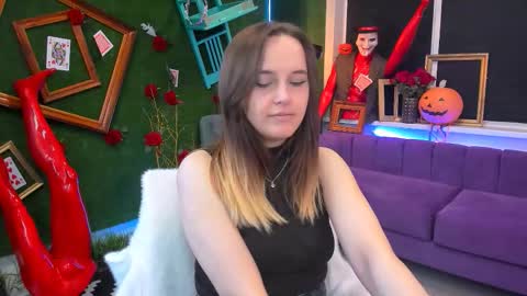 Snapshot of irenebailey chatting on 10-30-25, 09:33 IreneBailey online show from 10-30-25, 09:33