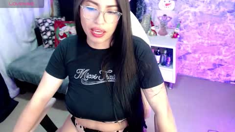 Snapshot of iriina_hotbusty chatting on 12-19-25, 11:01 Irina online show from 12-19-25, 11:01